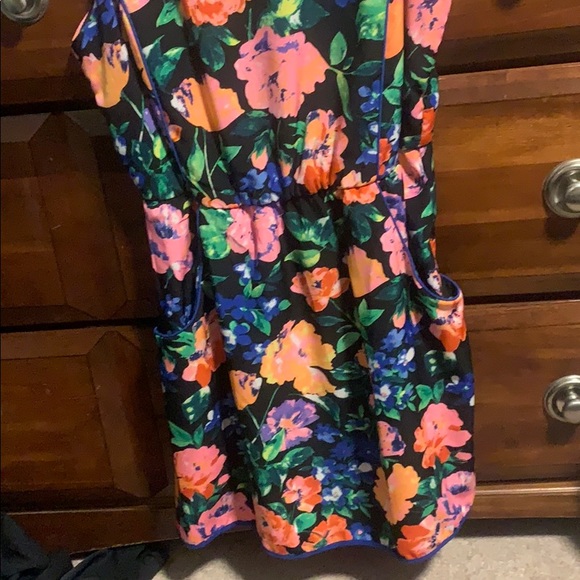 Dress - Picture 3 of 5